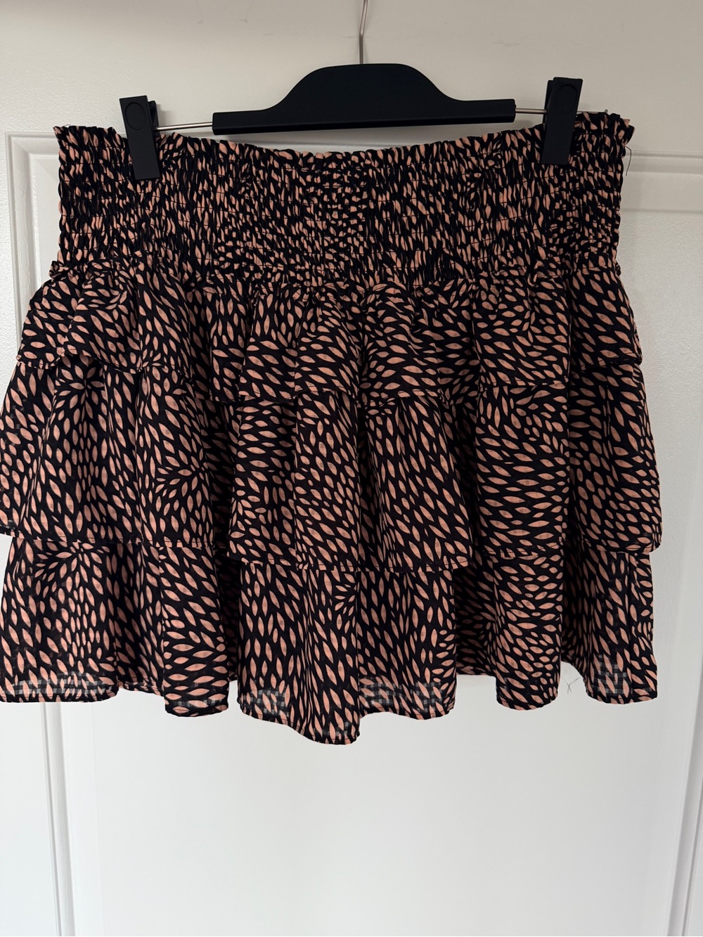 Who What Wear Black and Peach Tiered Smocked Mini Skirt